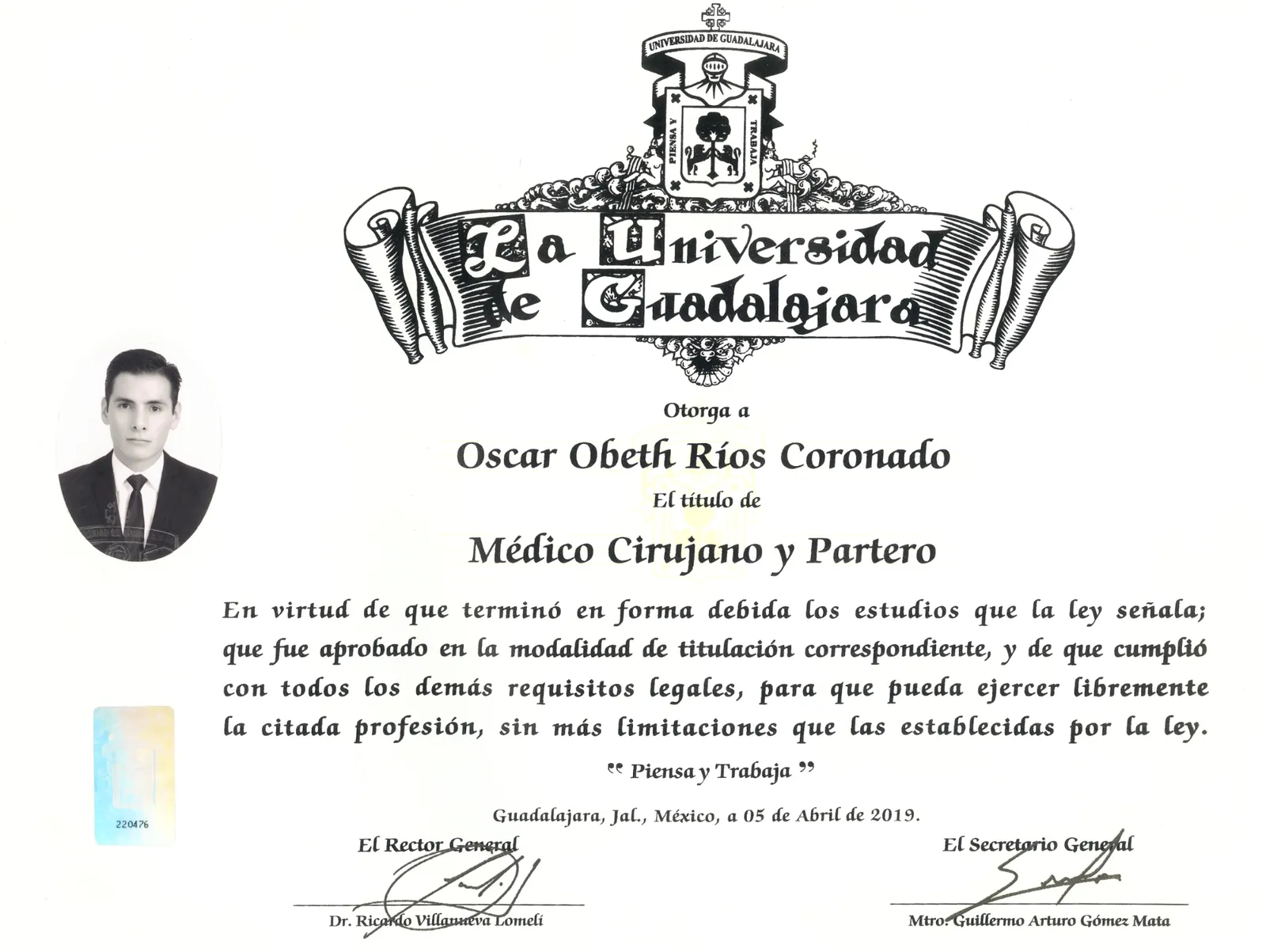 Diploma de Médico Cirujano y Partero del Dr. Oscar Obeth Ríos Coronado